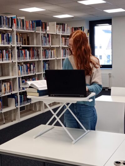 Arbeit an einem Stehtischaufsatz